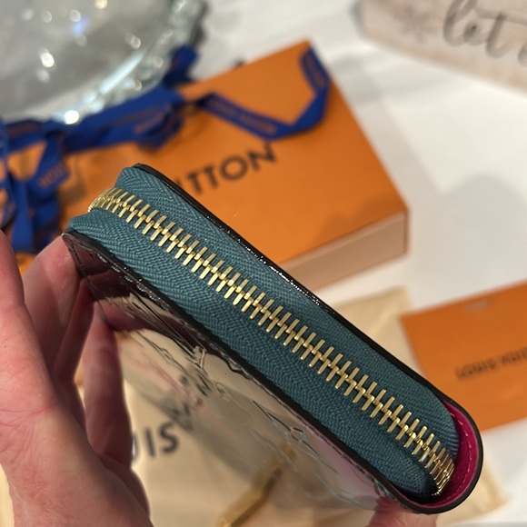 ‼️SOLD‼️💯% Authentic Louis Vuitton zippy wallet - Picture 6 of 16
